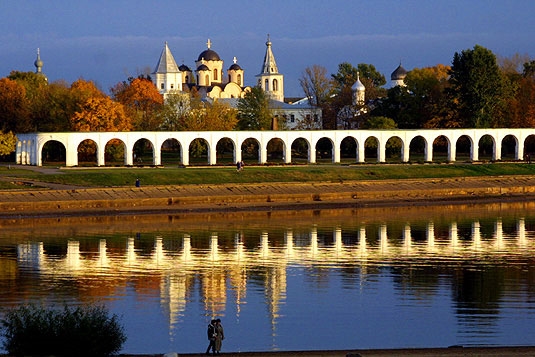 Вид на Ярославово дворище и Торг с Софийской стороны, В. Новгород