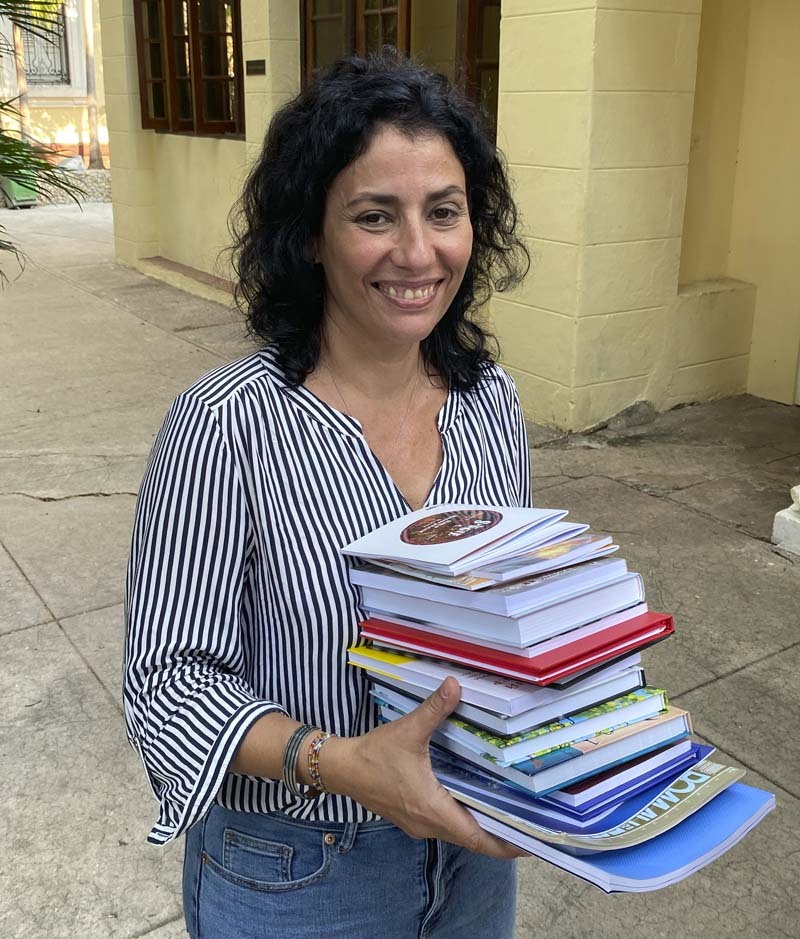 Русские книги переданы в библиотеку Союза писателей Кубы. Фото: Илья Виноградов