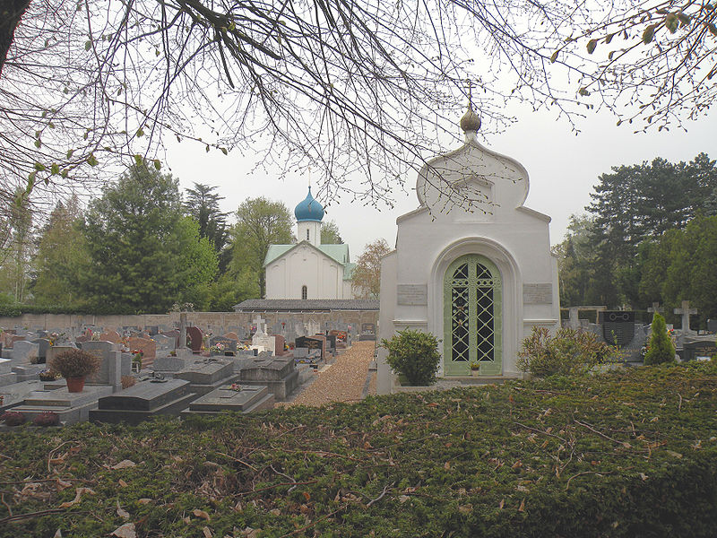 Сент-Женевьев-де-Буа Кладбище Сен-Женевьев-де-Буа, Успенская церковь. Фото: tonkosti.ru