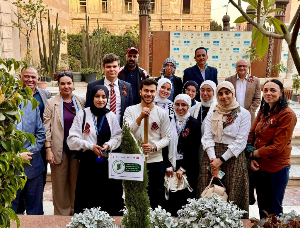 Члены Молодежного клуба при Русском доме в Каире. Фото предоставлено Оксаной Хассаб Эльнаби