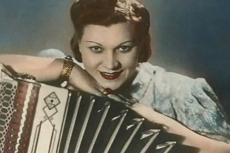 День в истории. Синий платочек надежды: 120 лет назад родилась Клавдия Шульженко